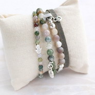 Create bracelets with natural stone beads with a natural look